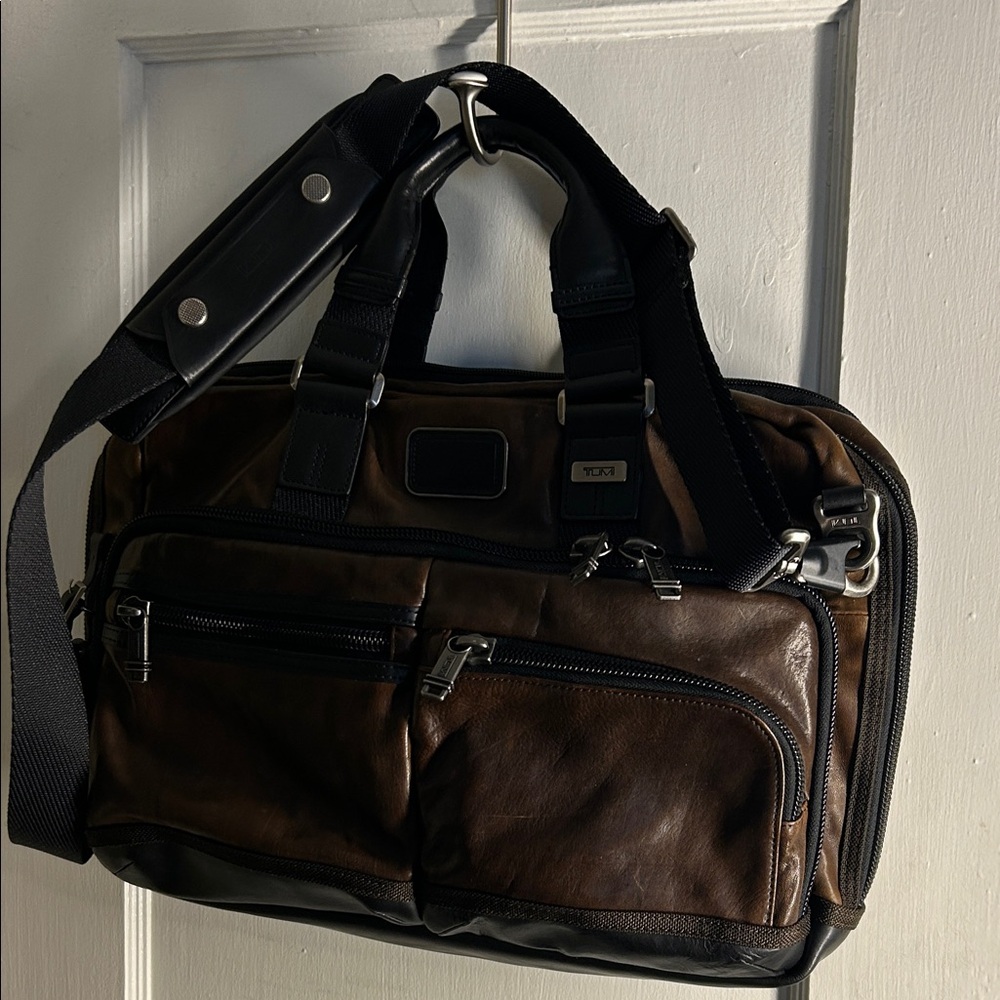 Tumi Alpha Bravo Briefcase Laptop all Leather Brown